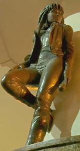 Selena_Quintanilla_statue_Mirador_de_la_flor
